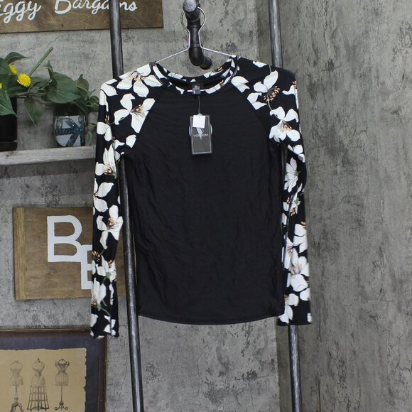 Volcom Inc Juniors Midnight Lily Long-Sleeve Rashguard O0312500 Black S - Picture 1 of 7